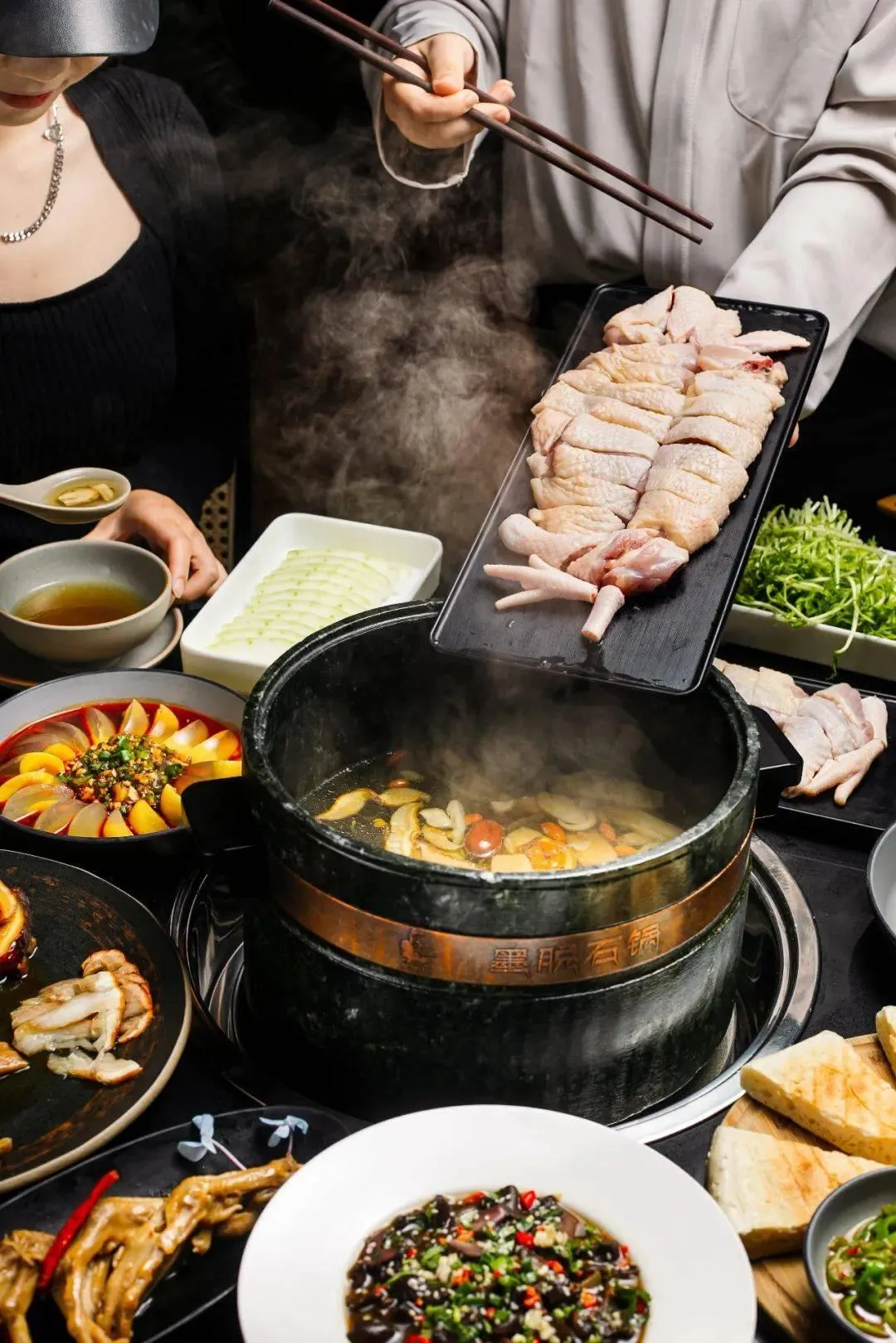 蘑界·野生菌石鍋土雞（華僑城店）