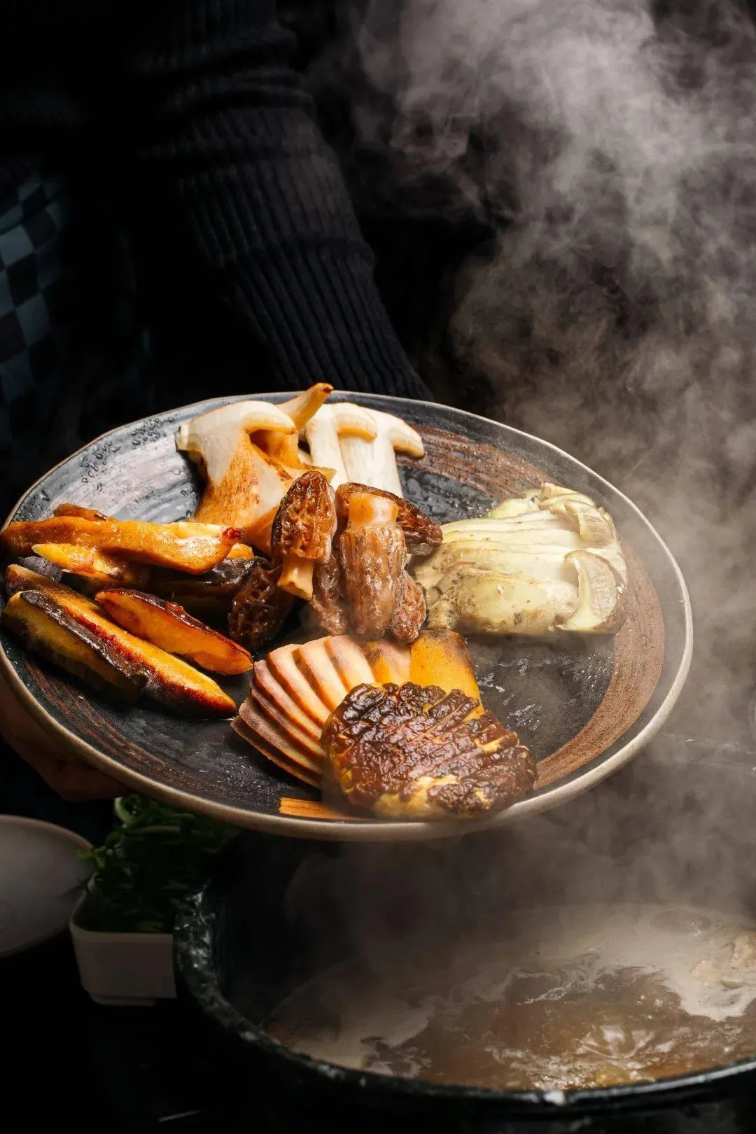 蘑界·野生菌石鍋土雞（中航城君尚購物中心店）