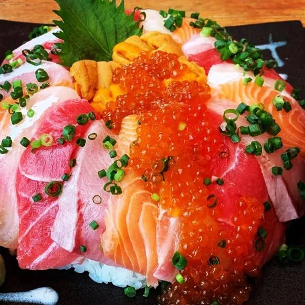 タカマル鮮魚店本館