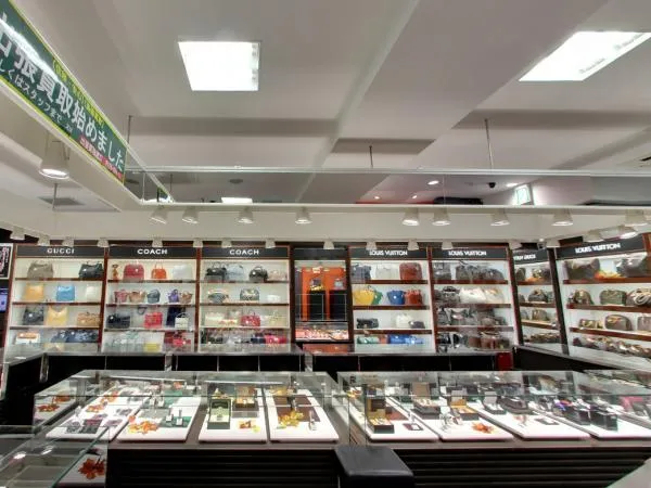 BRAND OFF (心斎橋筋店)