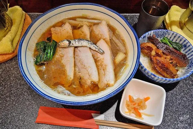 烈志笑魚油 麺香房 三く