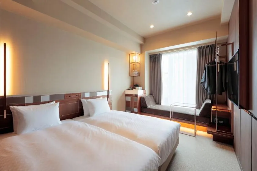 京都烏丸六角光芒酒店