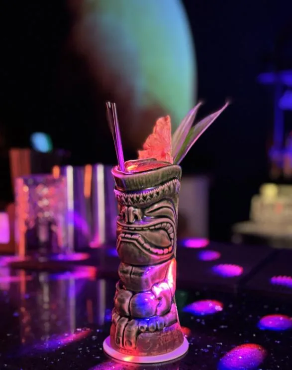 Moon On Planet (MOP)