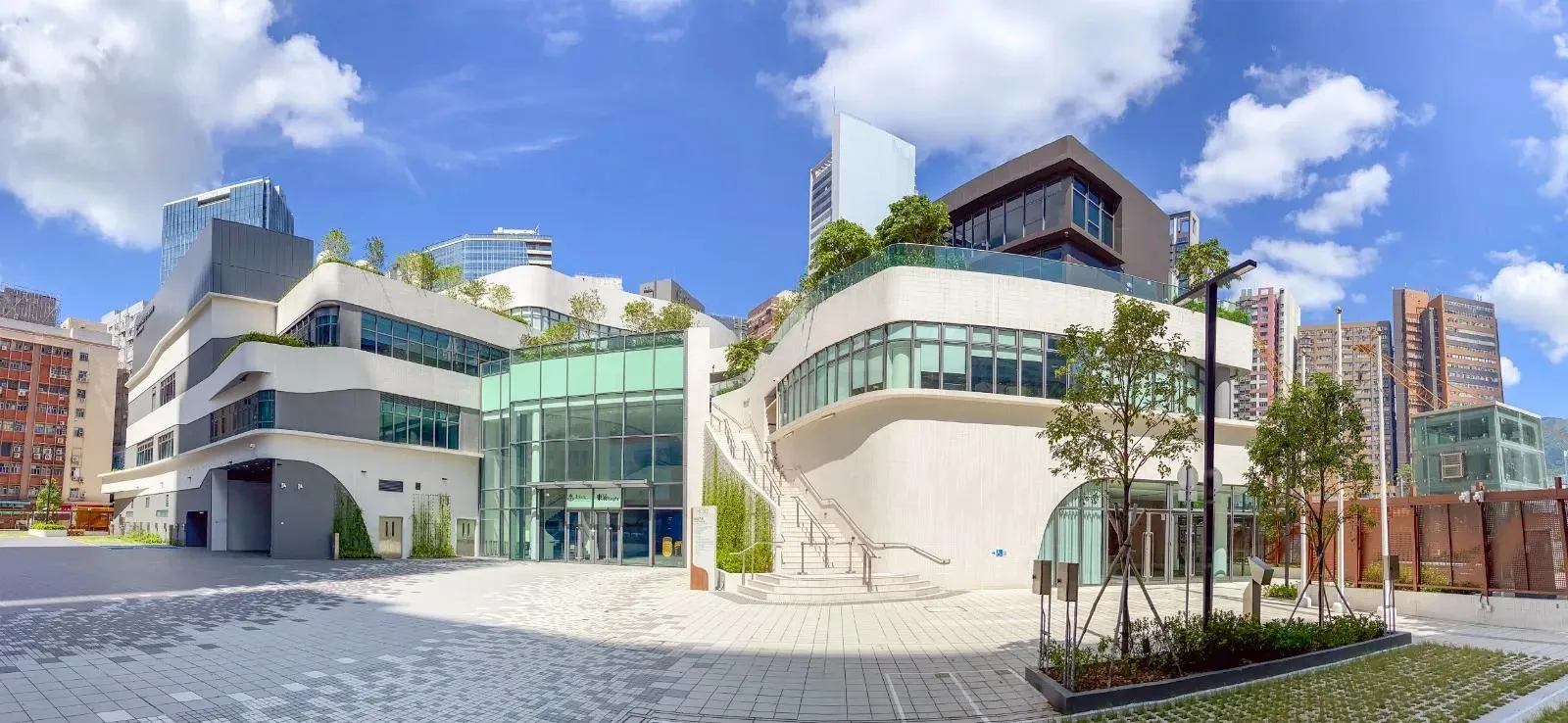 東蒲胡李名靜體育館