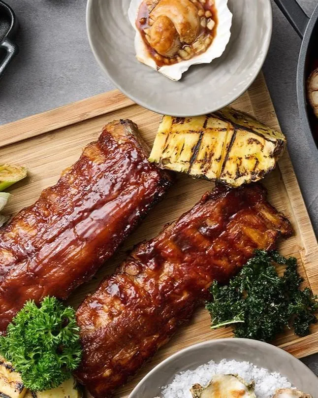 The Ritz-Carlton Café 103