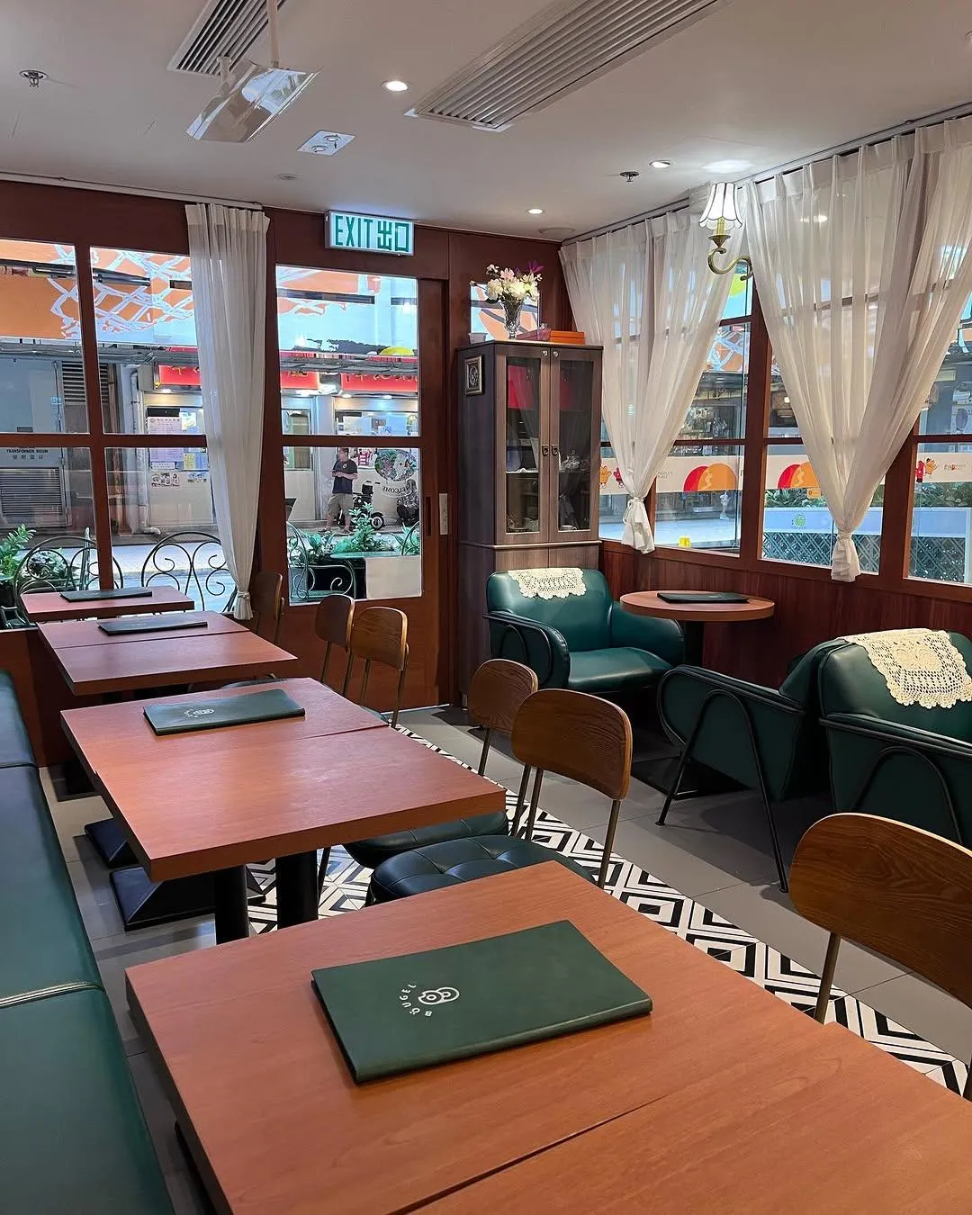 Bougel Cafe and Bakery