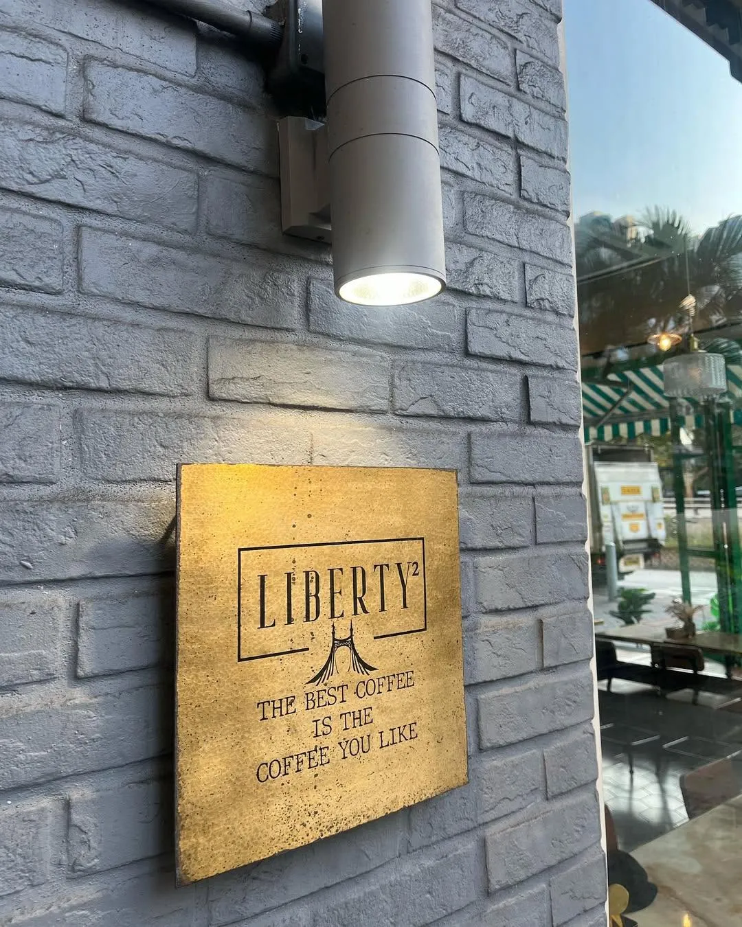 Liberty Coffee & Wine² (登打士街)