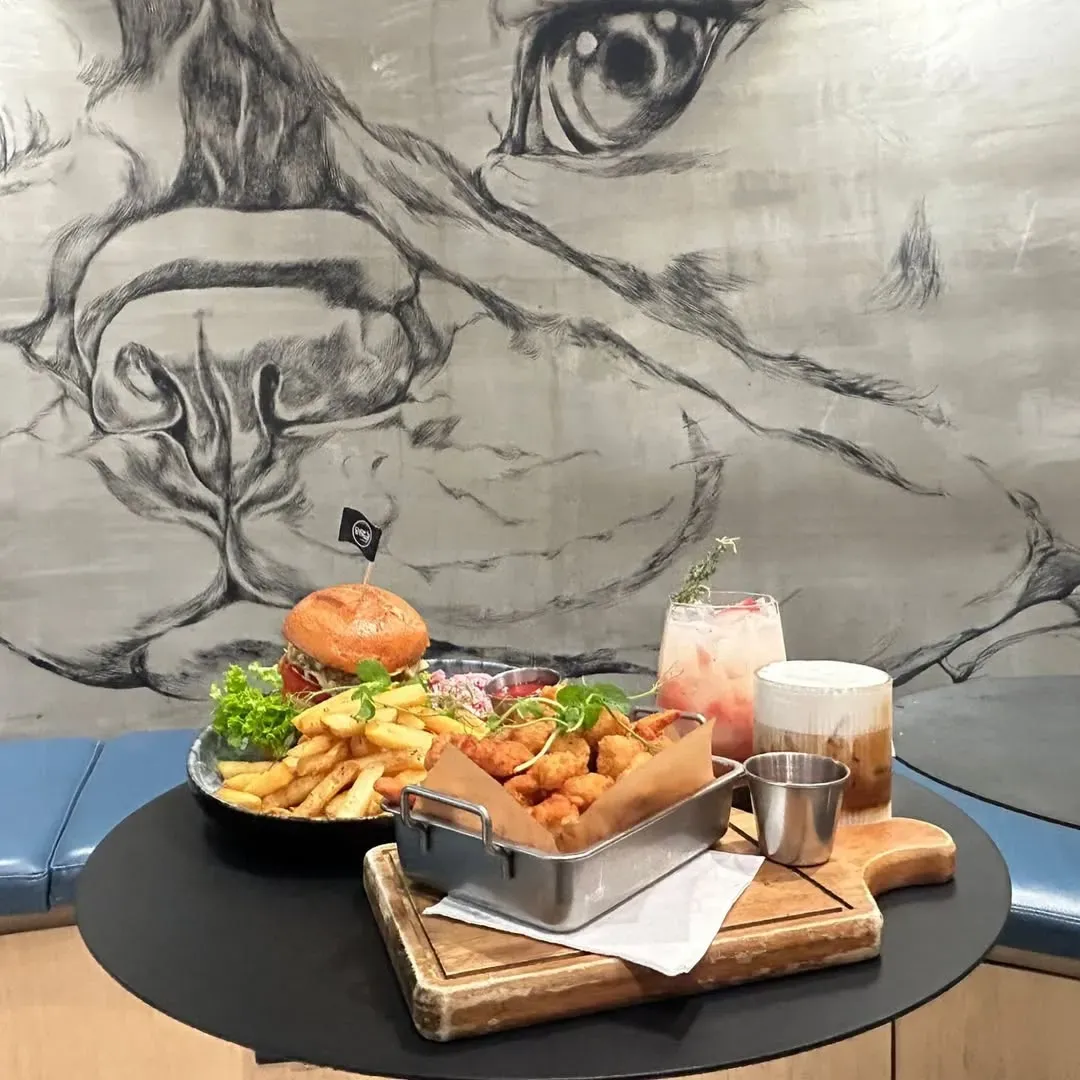 Comfy by Chef's Stage