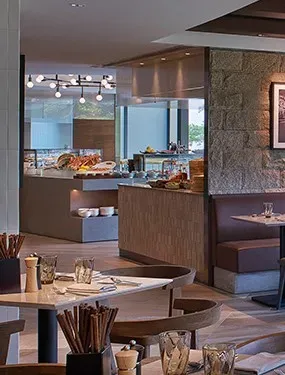 Café East