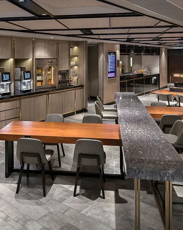 環亞機場貴賓室 Plaza Premium Lounge (鄰近1號閘口)