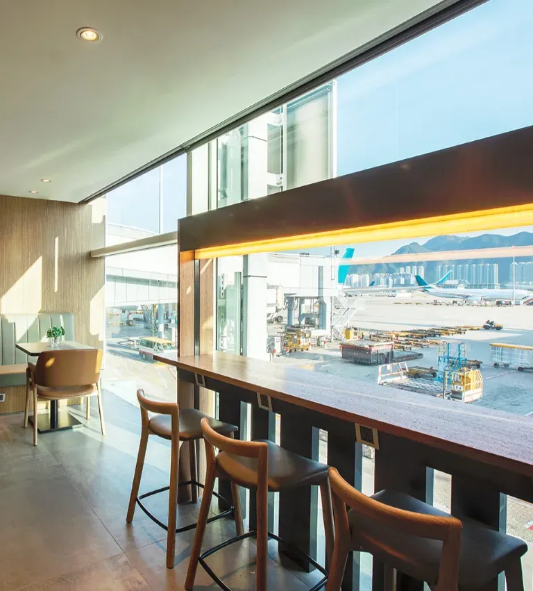 環亞機場貴賓室 Plaza Premium Lounge (鄰近35號閘口)