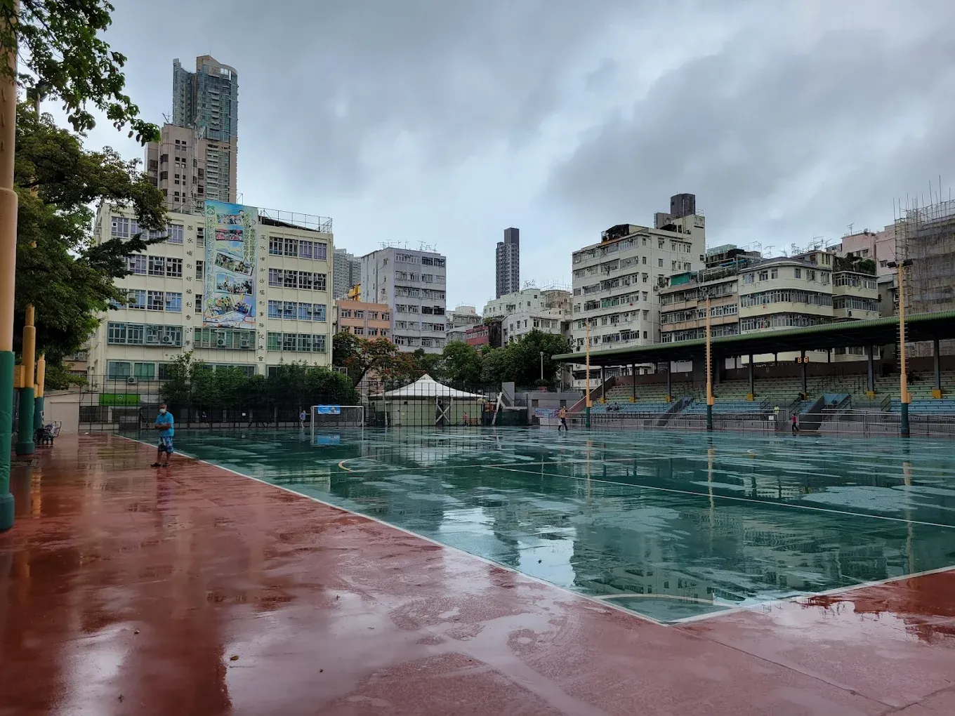 深水埗楓樹街遊樂場足球場