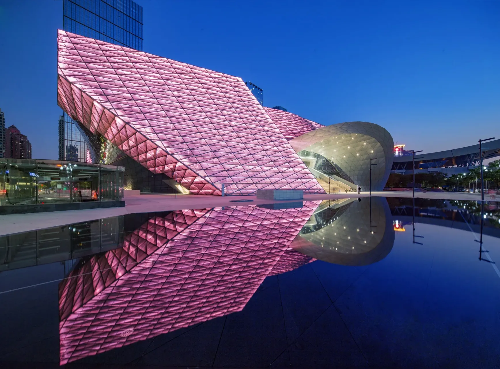 深圳市當代藝術與城市規劃館