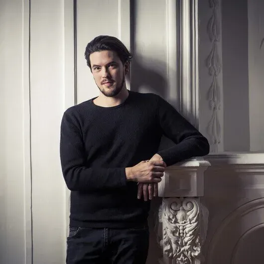 舒恩（男中低音）