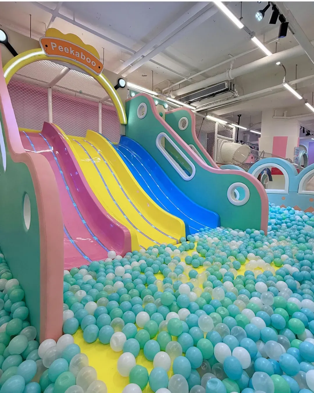 PeeKaBoo Playhouse 躲貓貓樂園