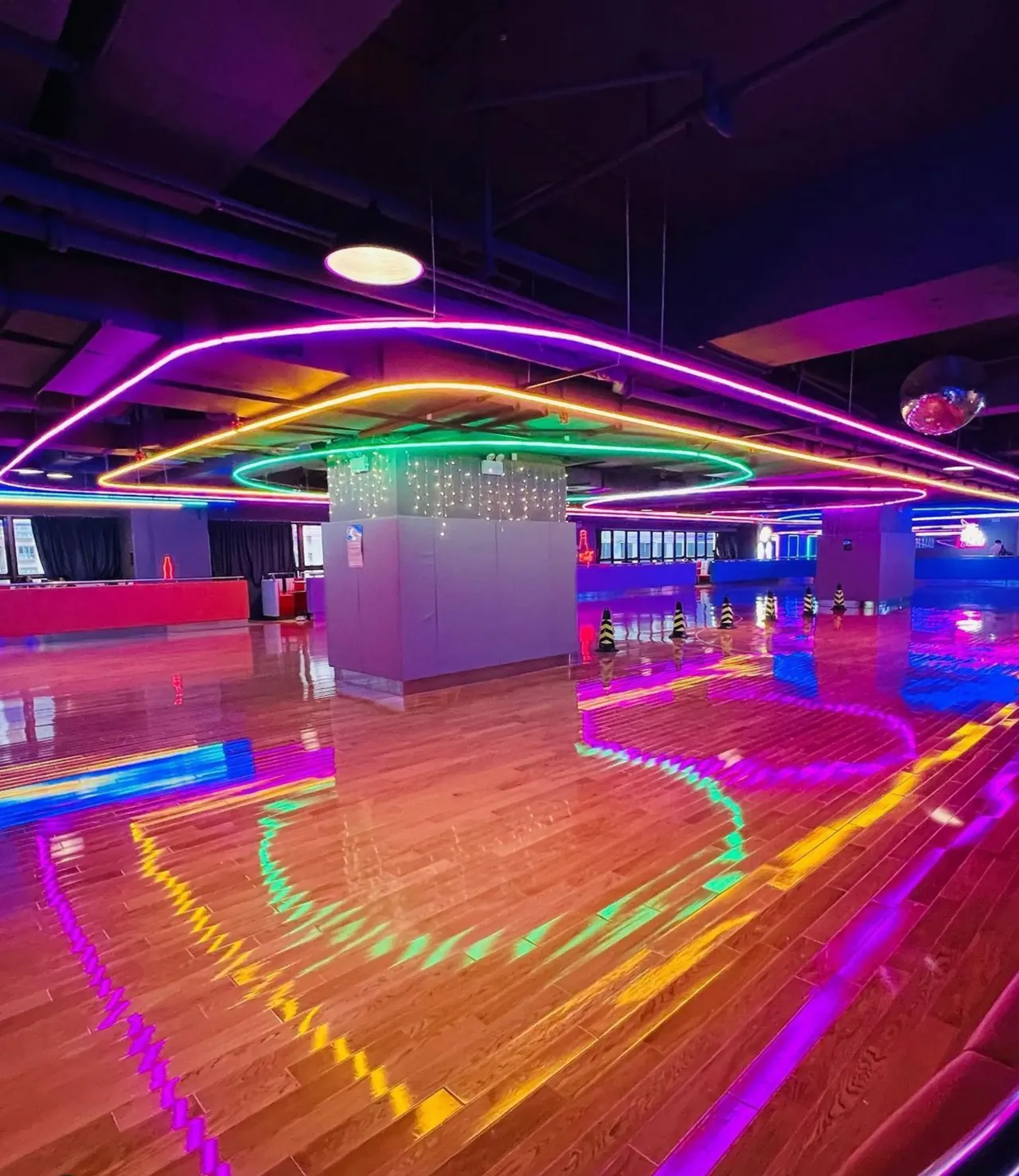 Bun's 2020 室內滾軸溜冰中心