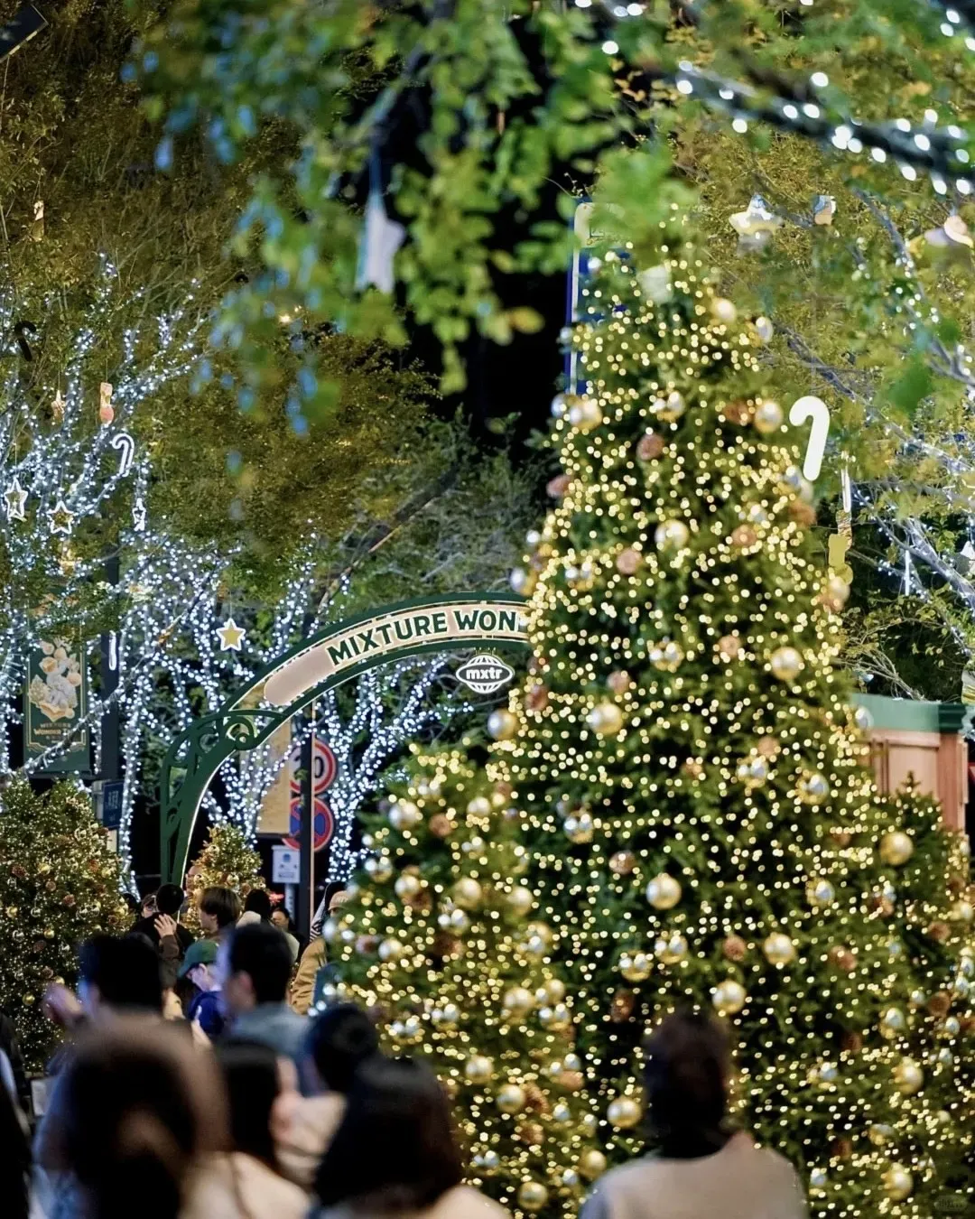 深圳萬象天地聖誕節「MIXTURE WONDER TALE奇遇書局」