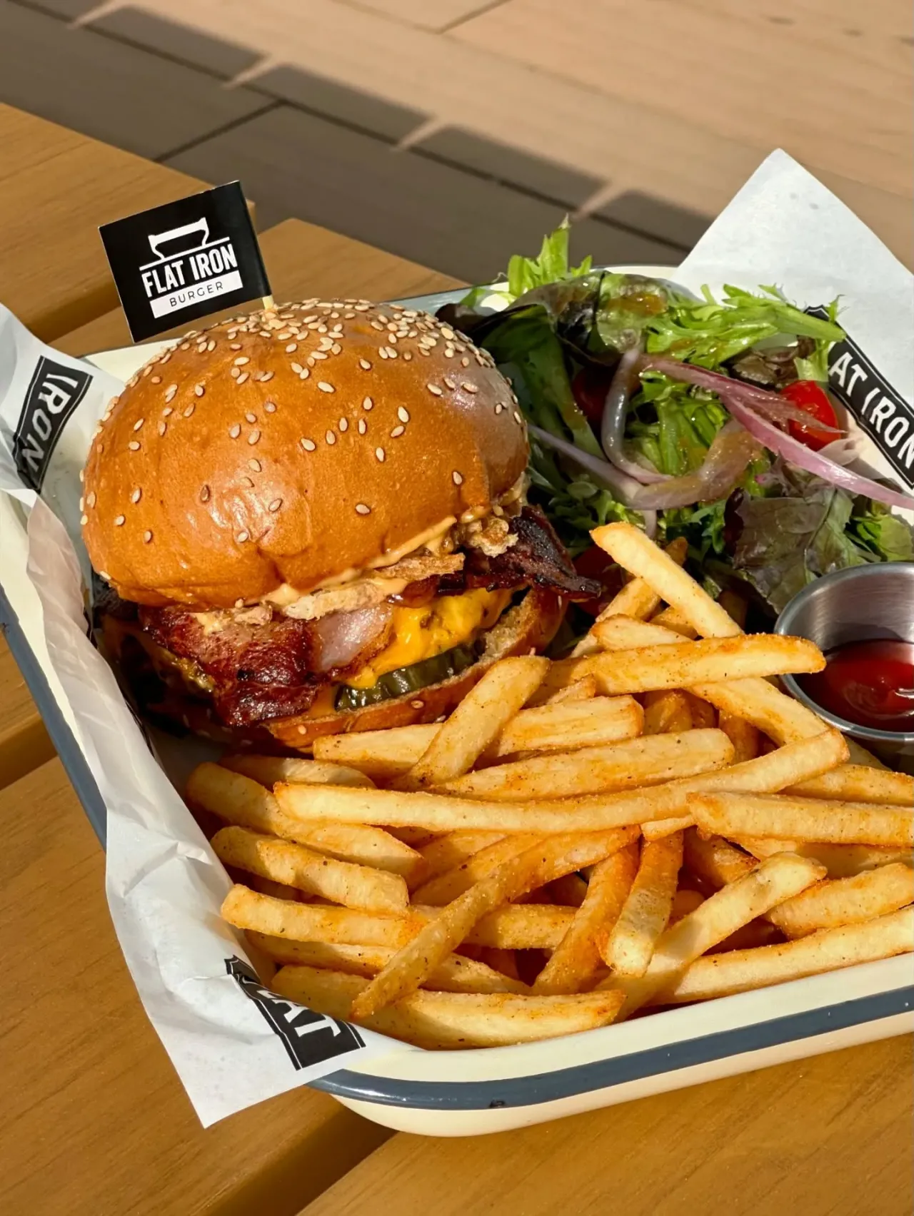 圖片來源：FB@Flat Iron Burger