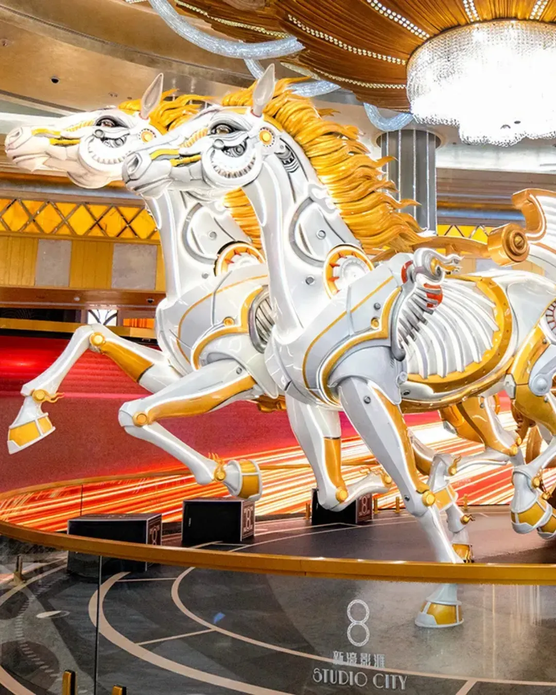 新濠影匯「駿步騰飛」 奔赴濠運馬年