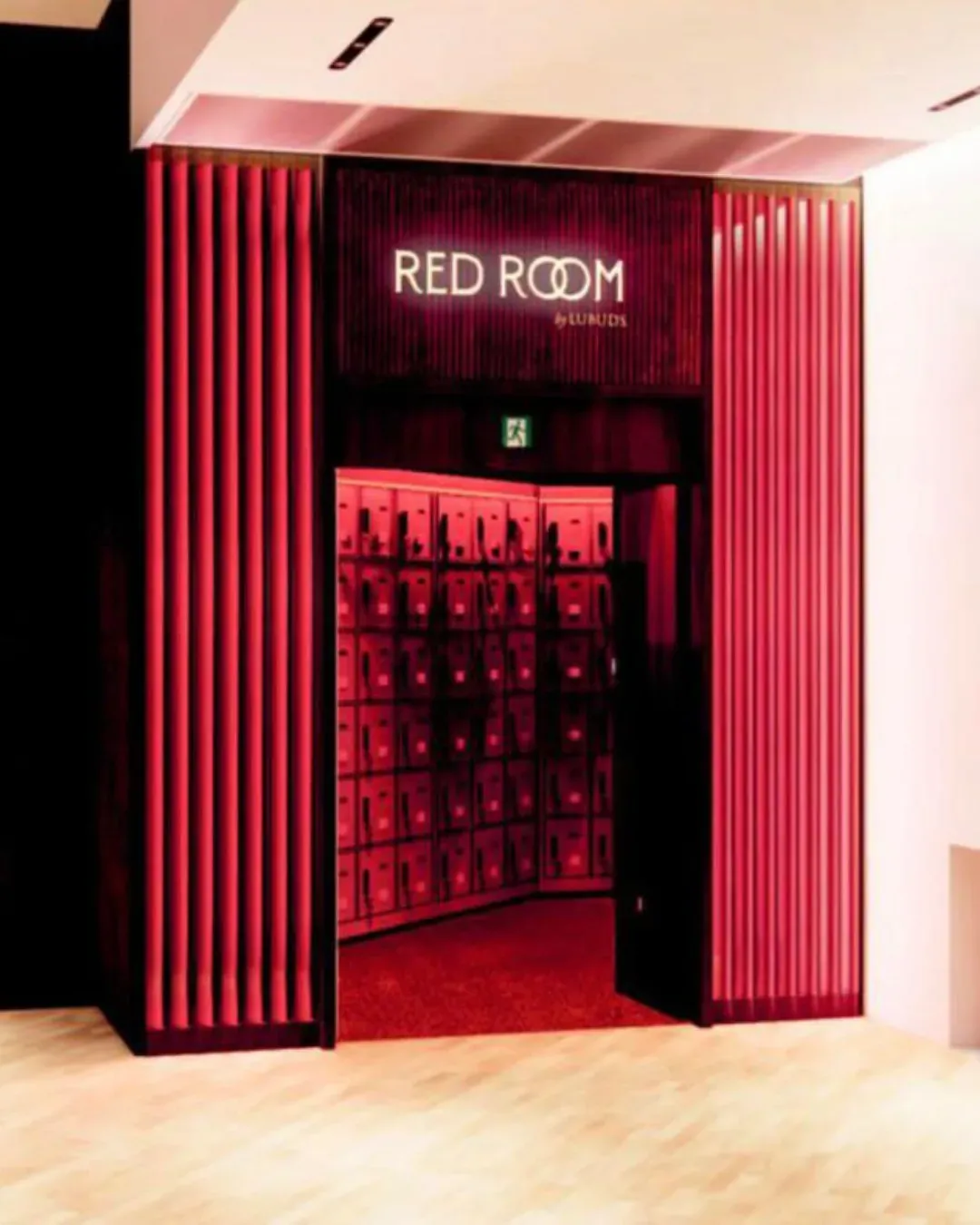 Red Room (K11 Musea)