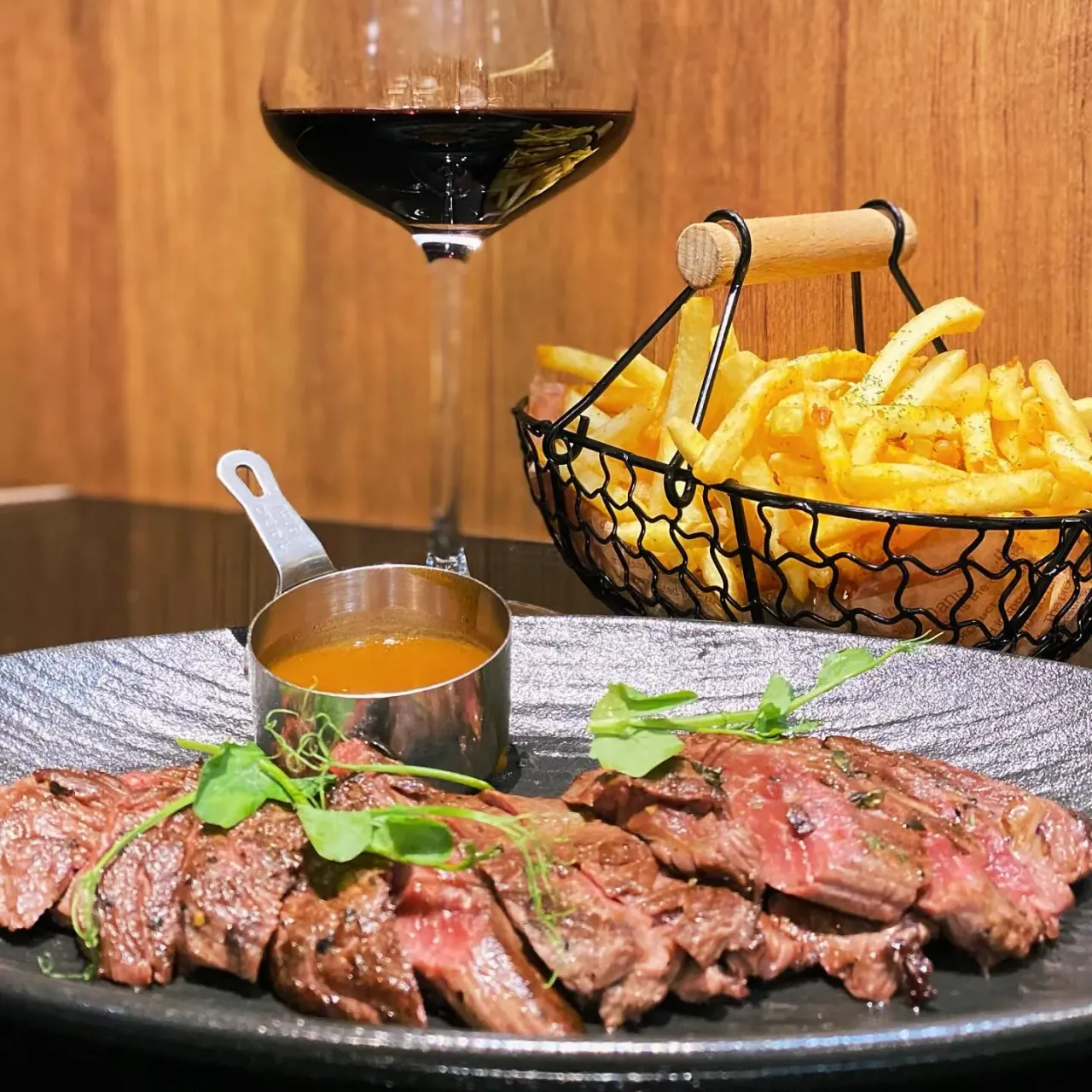 圖片來源：FB@The Flame Bar & Restaurant