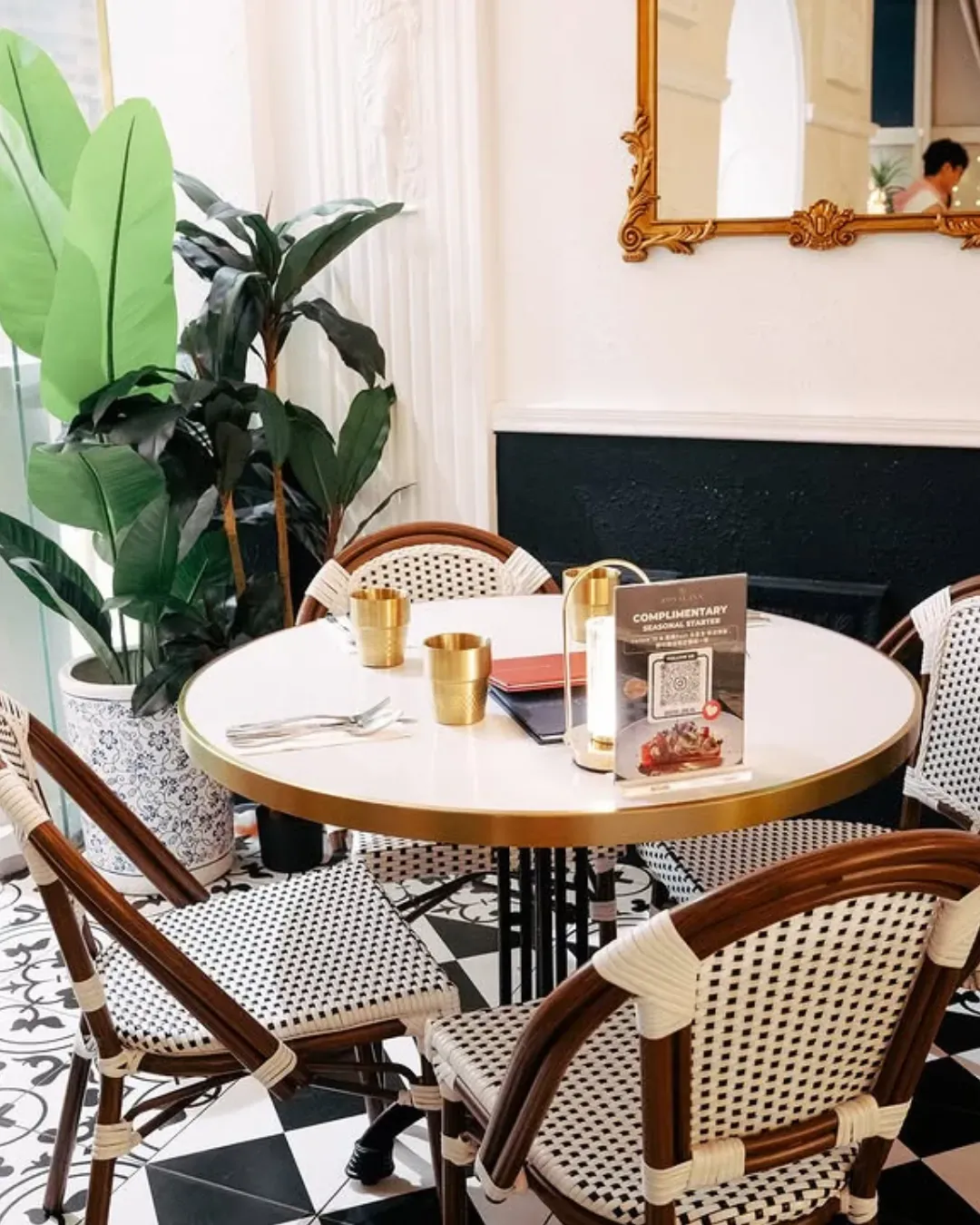 Royal Inn 姜濤生日應援餐廳