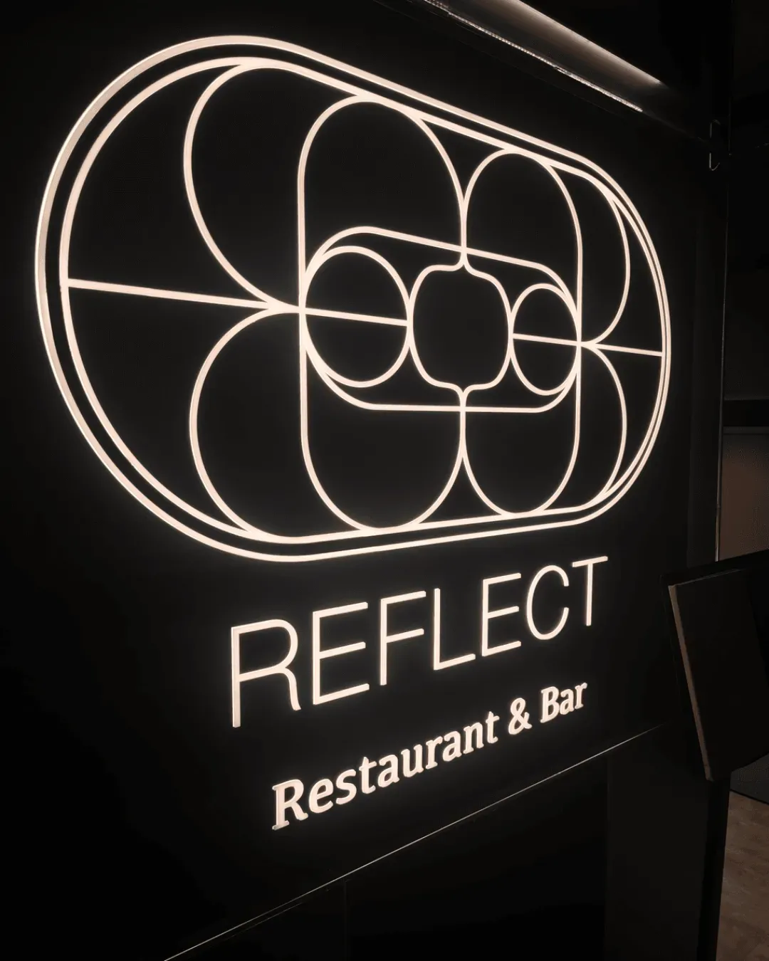 REFLECT Restaurant & Bar