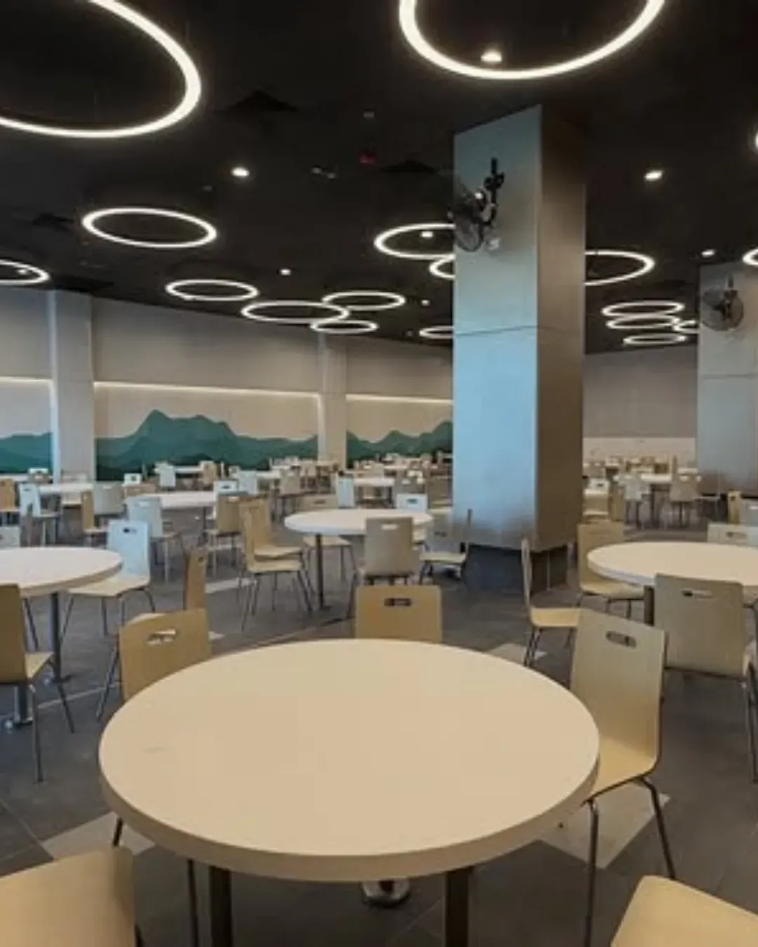 鴨脷洲洪聖街市政大廈熟食中心