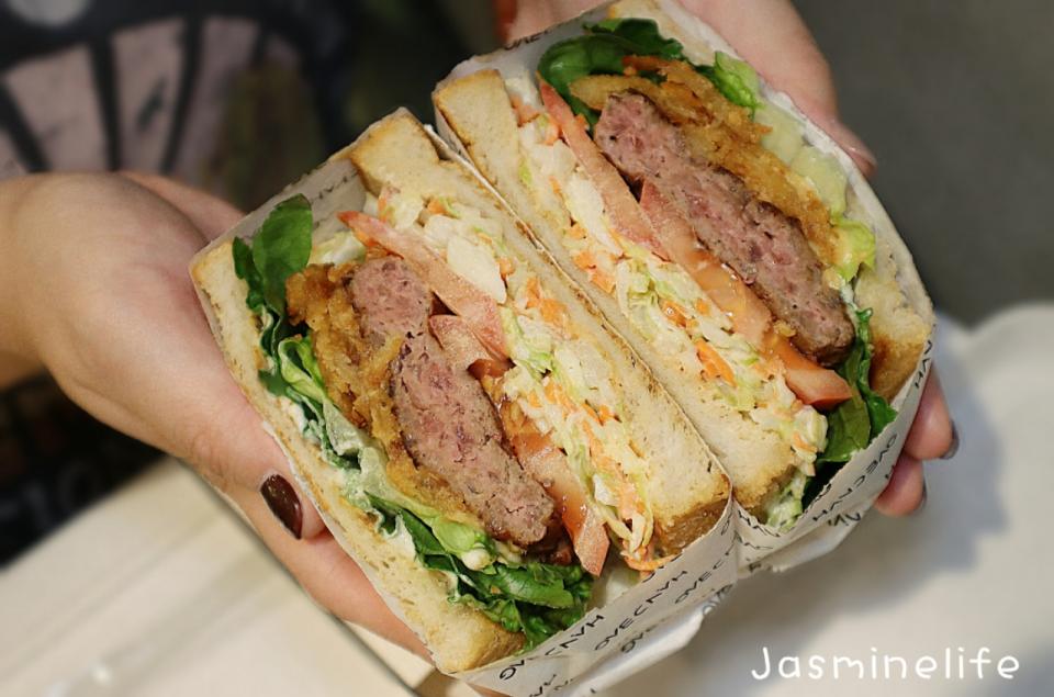 HK紅白藍鐵板三文治