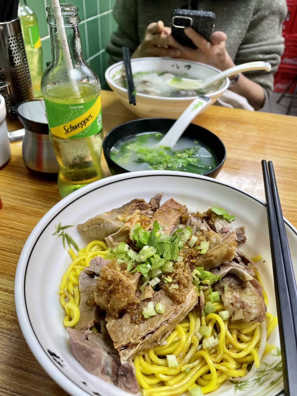 【思思賢美食推介】上環高CP值麵店|八刀麵館必試豬雜王和牛腩 【思思賢美食推介】上環高CP值麵店|八刀麵館必試豬雜王和牛腩