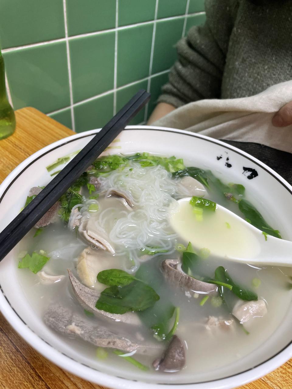 【思思賢美食推介】上環高CP值麵店|八刀麵館必試豬雜王和牛腩 【思思賢美食推介】上環高CP值麵店|八刀麵館必試豬雜王和牛腩