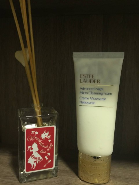 advanced night repair cleansing foam