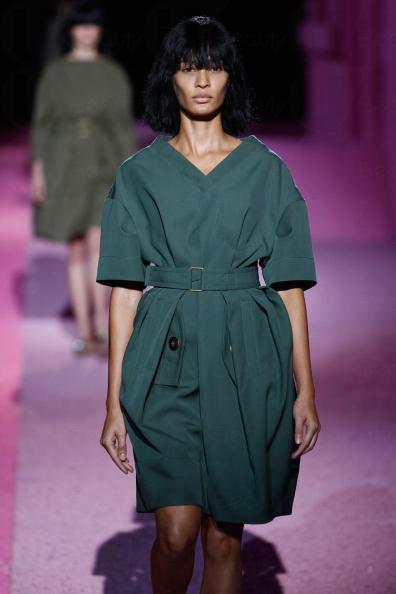 驚人!Marc Jacobs 2015 春夏時裝周模特兒素顏走秀 驚人!Marc Jacobs 2015 春夏時裝周模特兒素顏走秀