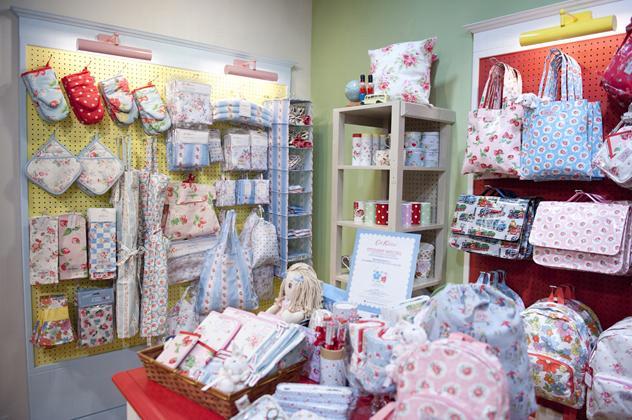 Cath Kidston 九龍塘 又一城 Festival Walk LOG ON Cath Kidston 九龍塘 又一城 Festival Walk LOG ON