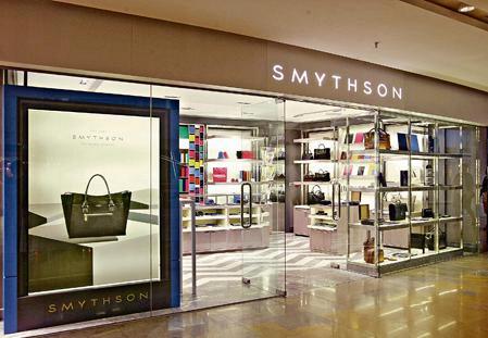 剛好趕及在旅遊旺季前開業的 Smythson,新店小東西佔多數,正好為準備遠行的大家提供貼身服務。 剛好趕及在旅遊旺季前開業的 Smythson,新店小東西佔多數,正好為準備遠行的大家提供貼身服務。