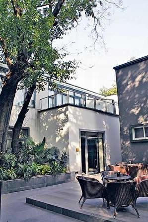 軒仔這間錄音室位於民居中,環境清幽,甚至有點度假的感覺。 軒仔這間錄音室位於民居中,環境清幽,甚至有點度假的感覺。