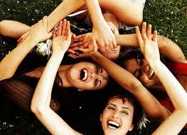 其實一個令自己經常保持積極正面的態度的方法就是常常笑。我們要如何可以常常笑呢？在生活中加點小情趣、多說說笑話已經可以令自己心情好多了。所以下次不開心的時候，不妨多看看笑話，這樣心情也會好多了！