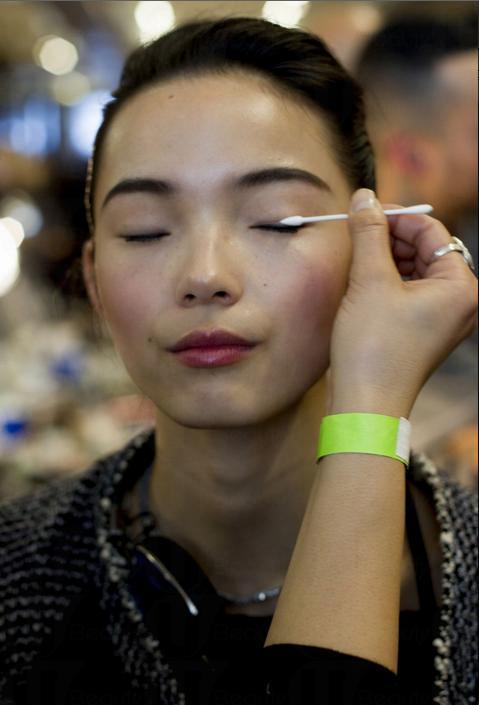 擁有明眸大眼so easy！10個放大雙眼的彩妝技巧