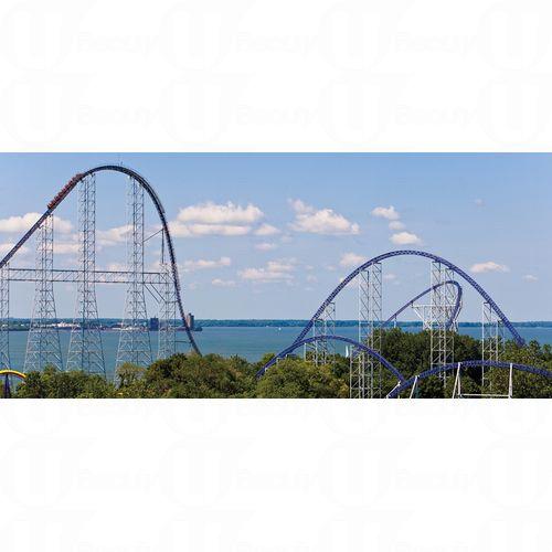 第一架使用磁制動系統和鋼索提升機的過山車。Millennium Force 位於美國俄亥俄州的Cedar Point公園, 享受北美洲五大湖之一伊利湖的美景,以93 英里的時速下衝軌道。 第一架使用磁制動系統和鋼索提升機的過山車。Millennium Force 位於美國俄亥俄州的Cedar Point公園, 享受北美洲五大湖之一伊利湖的美景,以93 英里的時速下衝軌道。