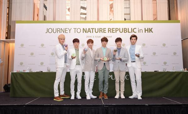 又一韓牌抵港！以草本成份作主要材料的Nature Republic 正式在香港旺角開設分店。為慶祝品牌成功進軍香港，Nature Republic 更邀請其代言人韓國偶像組合EXO 成員來港舉行發佈會，更於Nature Republic 旺角1號店舉行簽名會活動，引來EXO不少粉絲到場一暏偶像風采！