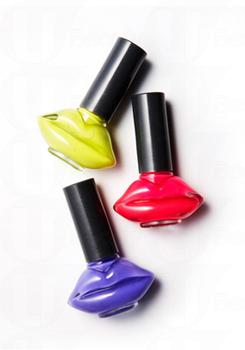 2014 年上半年絕對是韓妝的天下!韓國LG旗下彩妝VDL (Violet Dream Luminous)近日亦正式於香港尖沙咀落腳。VDL 由全球頂尖化妝師Wendy Rowe坐鎮,設計出不同妝物。VDL 皇牌產品有三合一唇膏、甲油及妝前底霜。VDL 包裝以黑色為主,十分簡單,但質素屬於專業級數,故受到不少化妝師喜愛。 2014 年上半年絕對是韓妝的天下!韓國LG旗下彩妝VDL (Violet Dream Luminous)近日亦正式於香港尖沙咀落腳。VDL 由全球頂尖化妝師Wendy Rowe坐鎮,設計出不同妝物。VDL 皇牌產品有三合一唇膏、甲油及妝前底霜。VDL 包裝以黑色為主,十分簡單,但質素屬於專業級數,故受到不少化妝師喜愛。