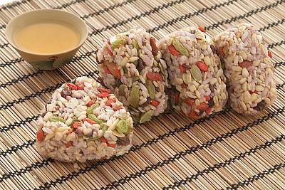 讓你告別雙下巴的簡單方法