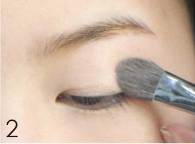 內眼線不脫妝秘訣