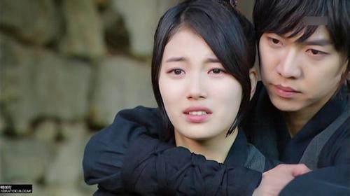 愛的抱抱！盤點韓劇經典背後擁抱的畫面 