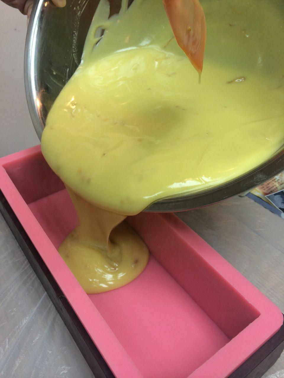 DIY敏感肌護膚品：金盞花手工皂