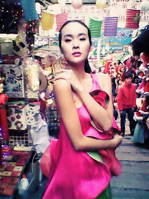 大師Lara Jade示範用麵包超人相機也能拍出型格時裝照