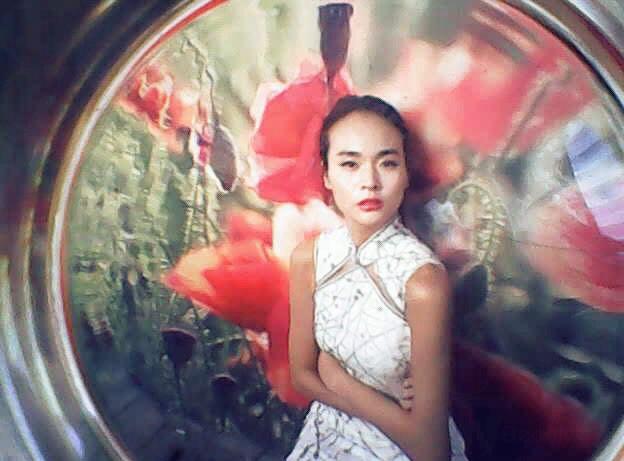 大師Lara Jade示範用麵包超人相機也能拍出型格時裝照