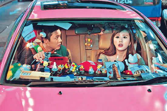 新戲《重口味》將於月底上映,DaDa早前與陳偉霆宣傳做訪問。問她有何未來大計?雖然成功「升呢」,但她沒有半點得戚,反而對答比以前更成熟、謙虛。「得獎至今好似仍在發夢,不敢為自己定太大目標,始終我的經驗少,反而學會比以前努力多十倍。現在私人時間少,感情亦無着落,亦不會去想。」 新戲《重口味》將於月底上映,DaDa早前與陳偉霆宣傳做訪問。問她有何未來大計?雖然成功「升呢」,但她沒有半點得戚,反而對答比以前更成熟、謙虛。「得獎至今好似仍在發夢,不敢為自己定太大目標,始終我的經驗少,反而學會比以前努力多十倍。現在私人時間少,感情亦無着落,亦不會去想。」