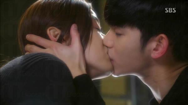 《來自星星的你》千頌伊、都敏俊吻戲回顧