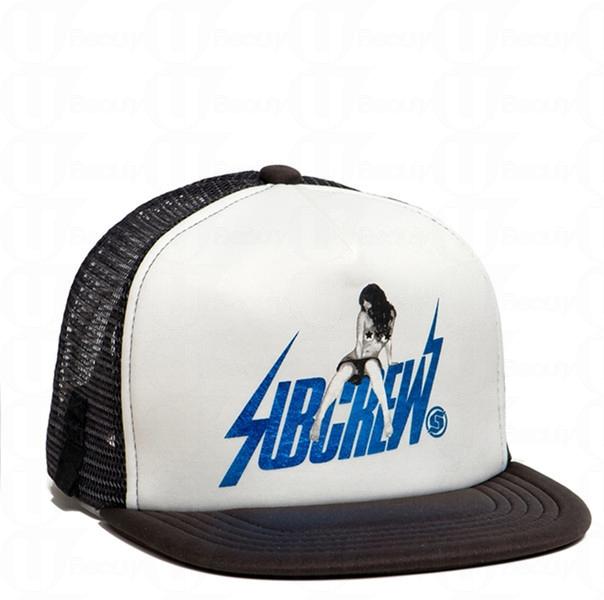 街頭潮流品牌 SUBCREW pop-up store 進駐 LAB Concept，推出多款獨家 Tee 及 Cap。